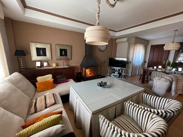 Chalet en venta en Barrio Poetas de la Hispanidad, Baeza