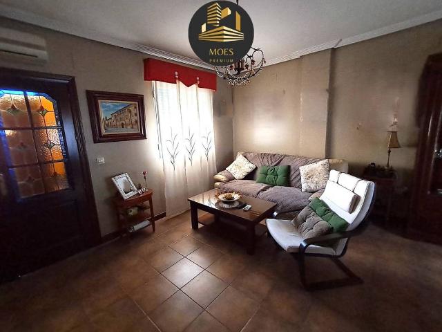 Chalet en venta en Barrio Poetas de la Hispanidad, Baeza