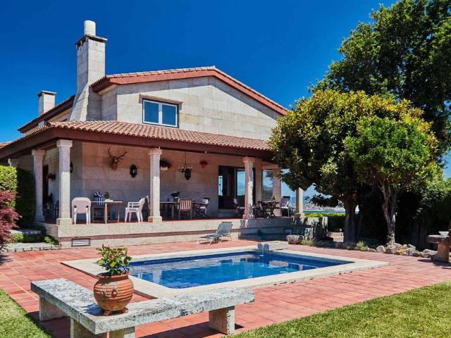 Chalet en venta en Baiona, Vigo