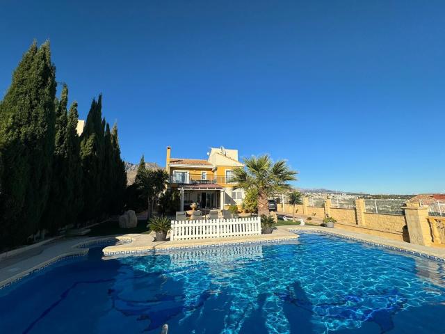 Villa en venta en Finestrat