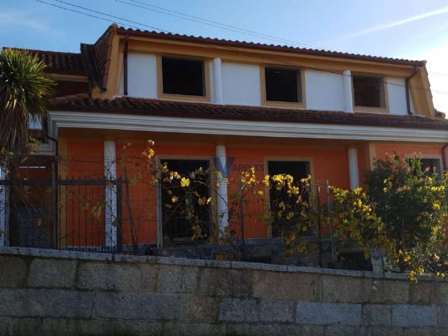 Chalet en venta en Barbadás, Ourense