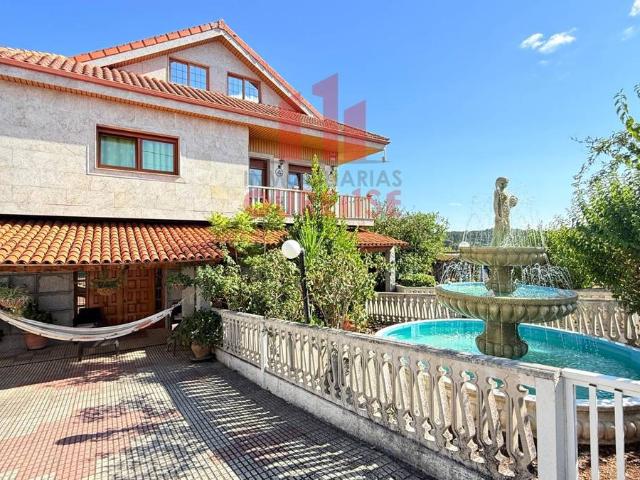 Chalet en venta en Barbadás, Ourense