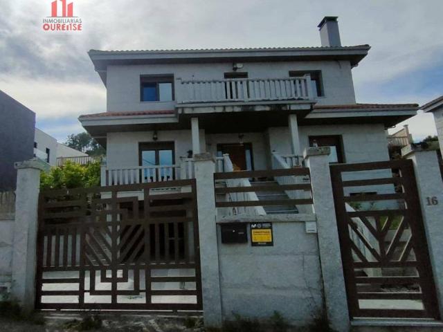 Chalet en venta en Barbadás, Ourense