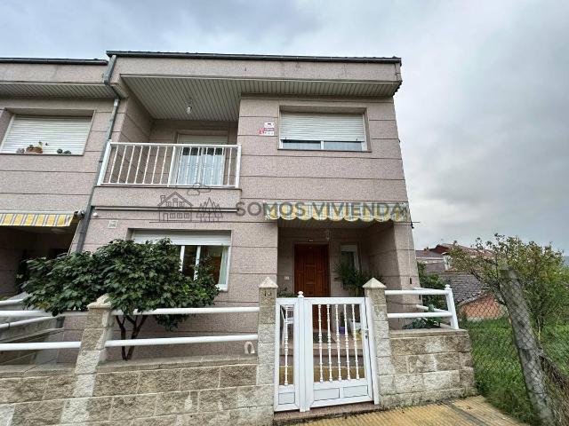 Chalet en venta en Barbadás, Ourense