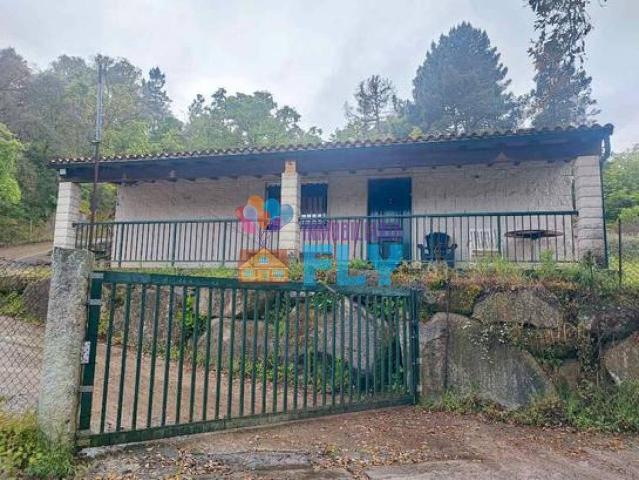 Chalet en venta en Barbadás, Ourense