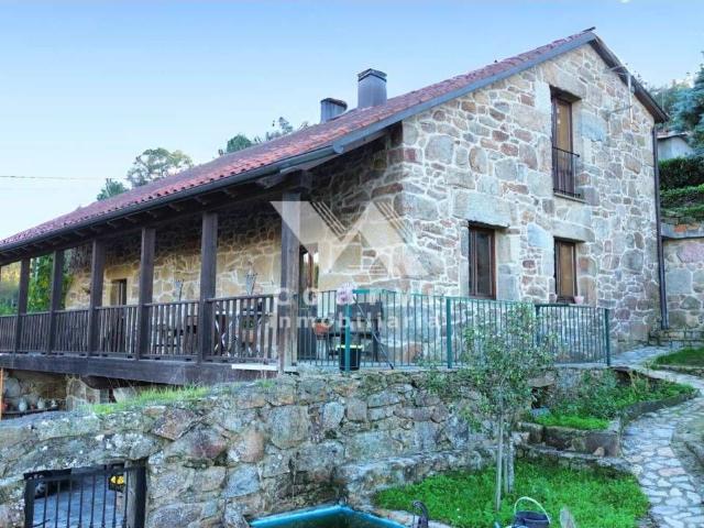 Villa en venta en Barbadás, San Amaro