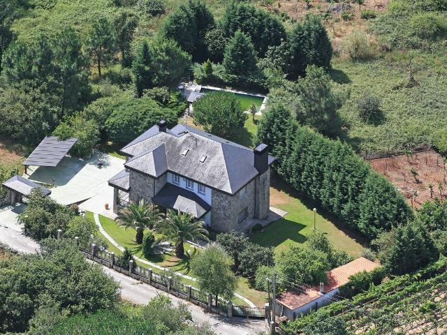 Chalet en venta en Barbadás, Ourense