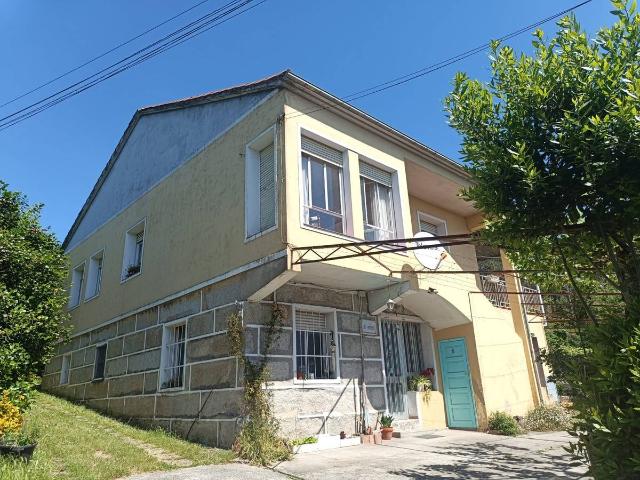 Chalet en venta en Barbadás, Ourense