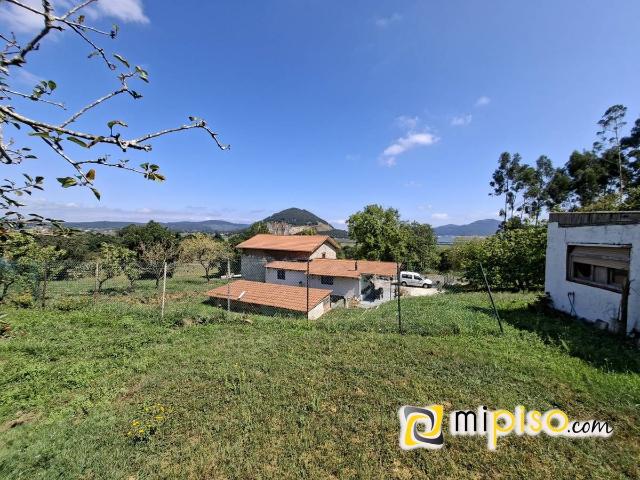 Chalet en venta en Paderne, Cantabria