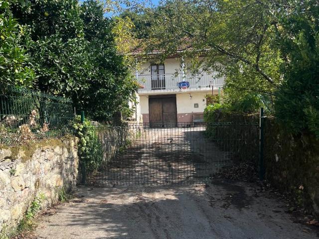 Chalet en venta en Paderne, Cantabria