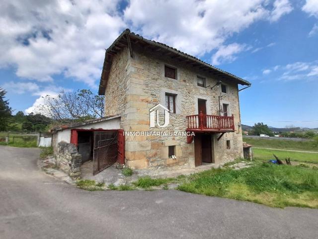 Chalet en venta en Paderne, Cantabria