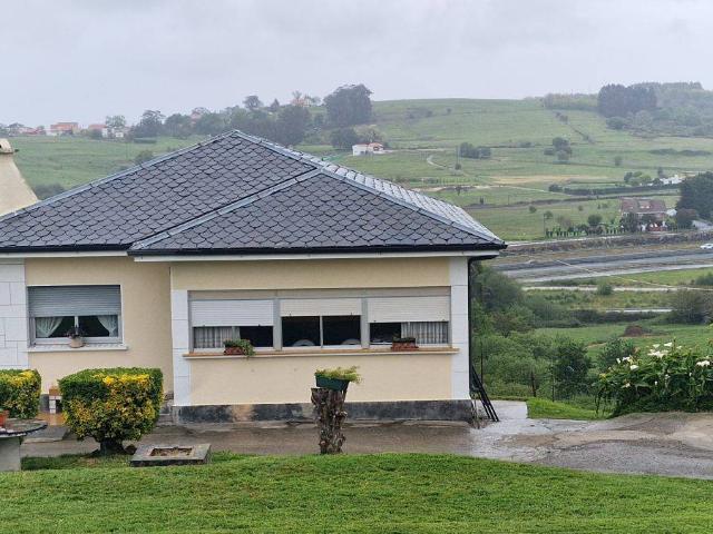 Chalet en venta en Mogro, Miengo