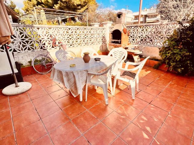 Villa en venta en Cubelles, Barri de la Creu