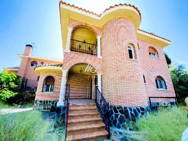 Villa en venta en Bargas