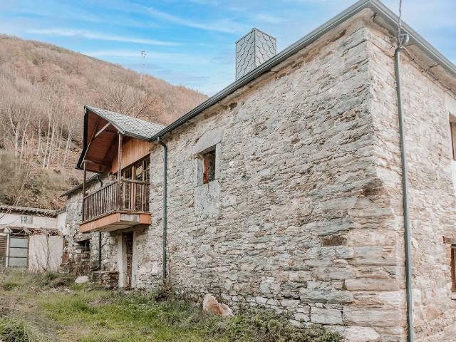 Villa en venta en Barjas