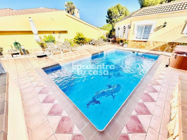 Chalet en venta en la Marina Baixa, Valencia
