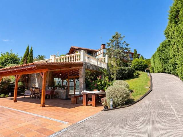 Chalet en venta en Elexalde, Barrika