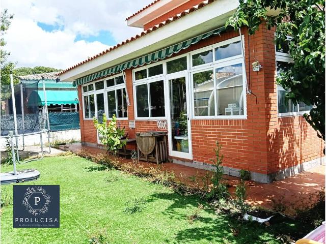 Chalet en venta en Serranillos Del Valle, Madrid