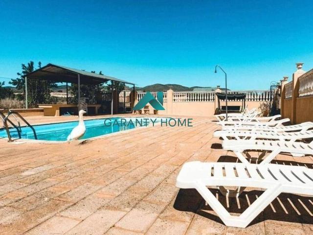 Villa en venta en Baza