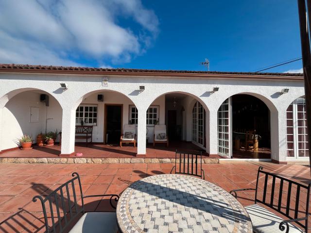 Villa en venta en Beade