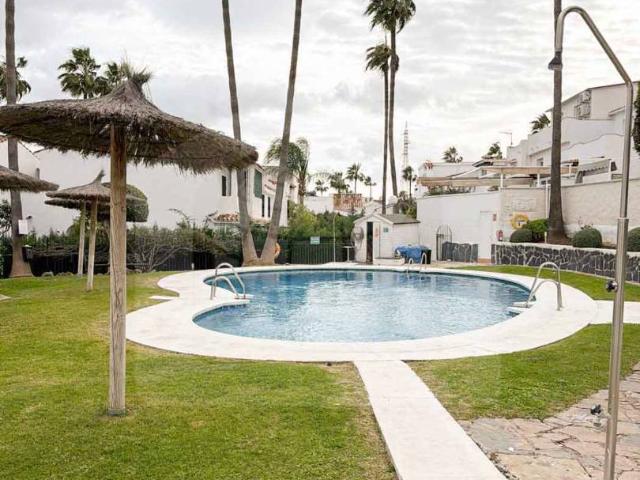 Chalet en venta en Barriada Islas Canarias, Costa del Sol Occidental