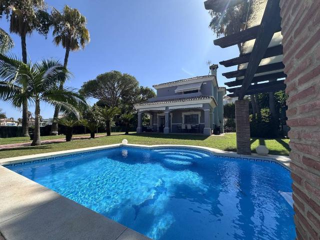 Villa en venta en Estepona, Barriada Blas Infante