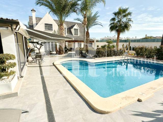 Villa en venta en Sant Joan D'alacant, Benimagrell