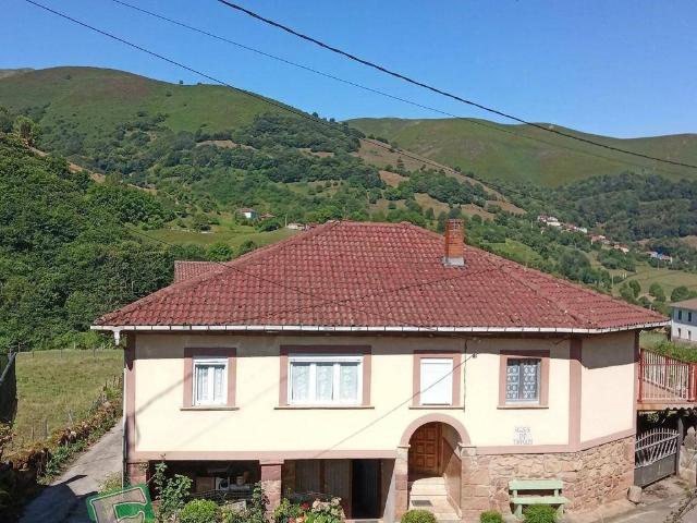Chalet en venta en Belmonte De Miranda, Asturias