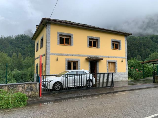 Villa en venta en Belmonte De Miranda, Tabláu
