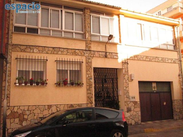 Villa en venta en Bembibre