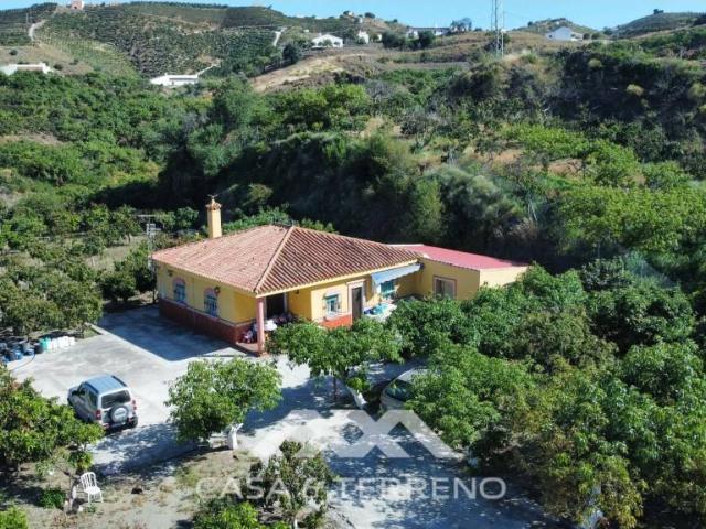 Chalet en venta en Benamocarra, Málaga