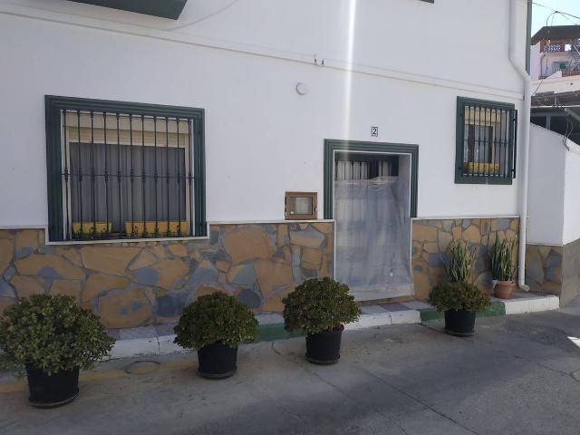 Villa en venta en Benamocarra