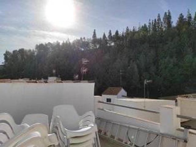 Villa en venta en Benamocarra