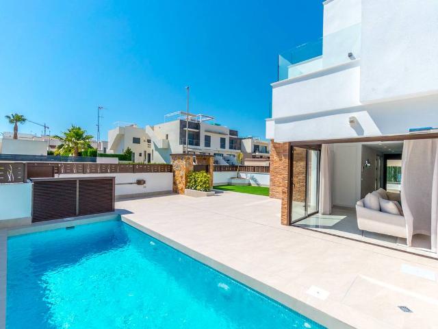 Villa en venta en Benejúzar
