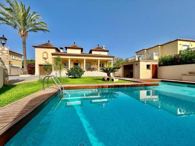 Villa en venta en Beniarbeig