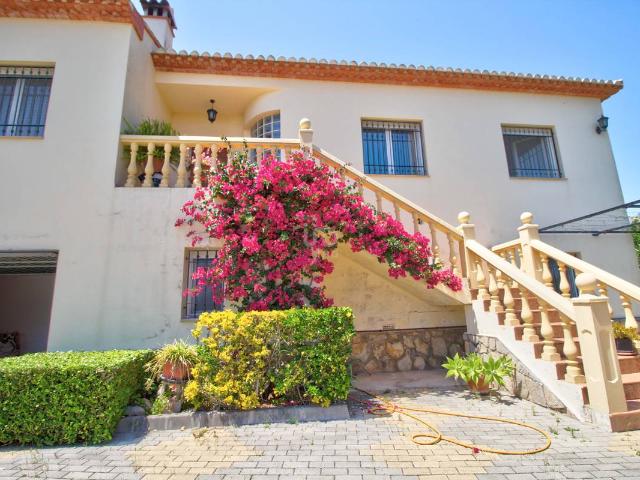 Villa en venta en Beniarbeig