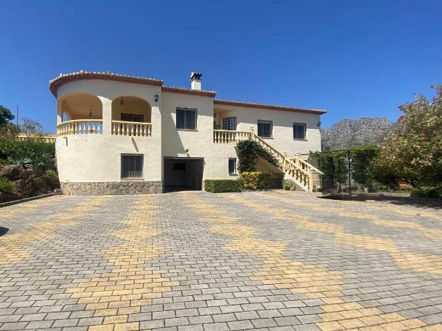 Chalet en venta en Beniarbeig