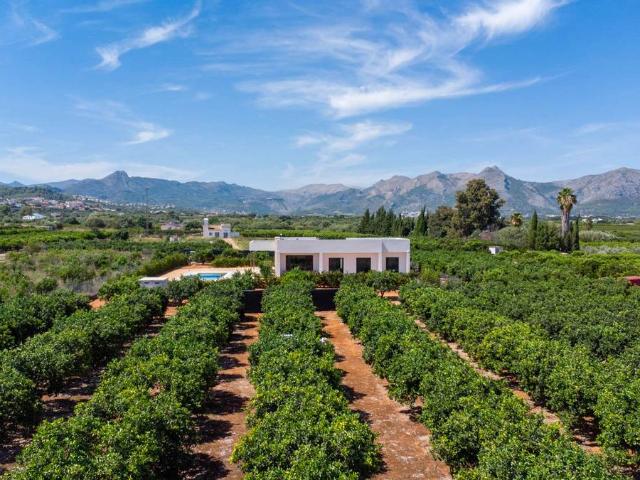 Chalet en venta en Beniarbeig, Alicante