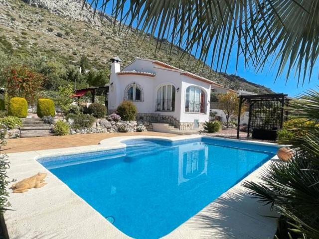 Villa en venta en Benigembla