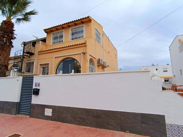 Chalet en venta en Urbanización Benimar, el Baix Segura / La Vega Baja