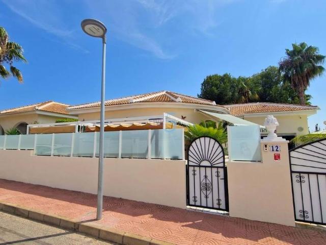 Chalet en venta en Urbanización Benimar, el Baix Segura / La Vega Baja