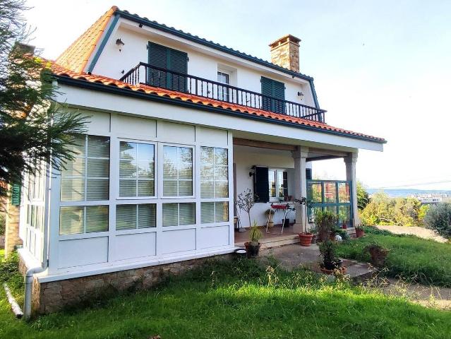 Chalet en venta en Bergondo, A Coruña