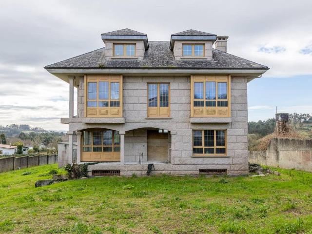Chalet en venta en Bergondo, A Coruña