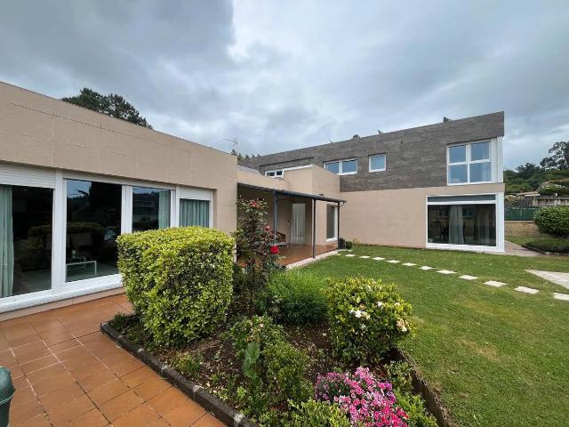 Chalet en venta en Bergondo, A Coruña