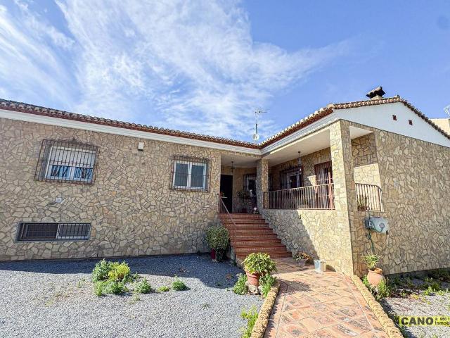 Chalet en venta en Berja, Andalucía