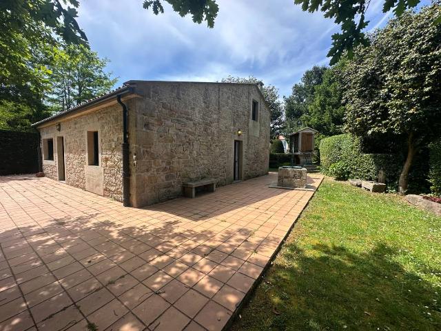 Chalet en venta en Ames, Santiago
