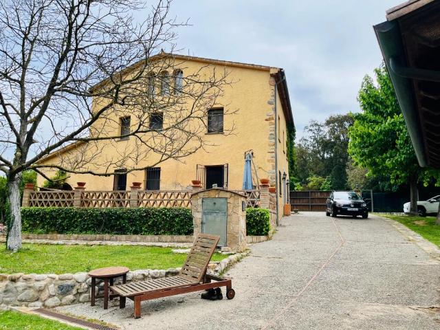 Villa en venta en Bescanó