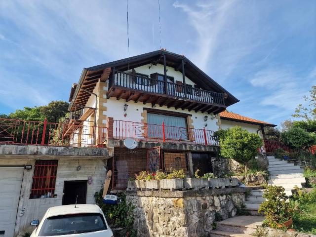 Chalet en venta en Bezana, Santa Cruz De Bezana