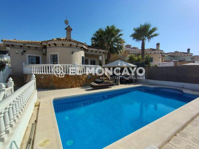 Villa en venta en Bigastro