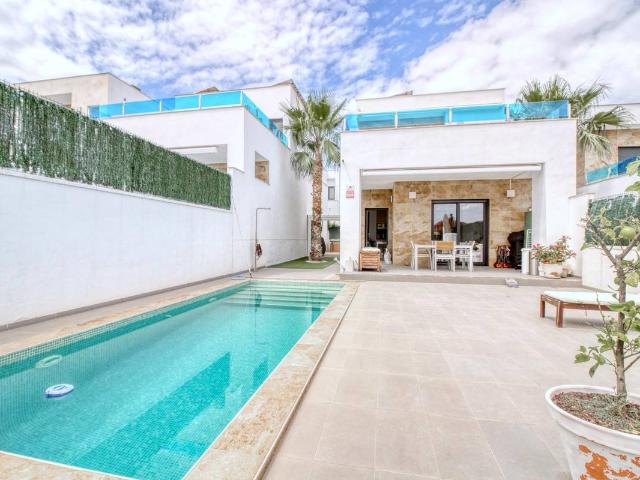 Villa en venta en Bigastro